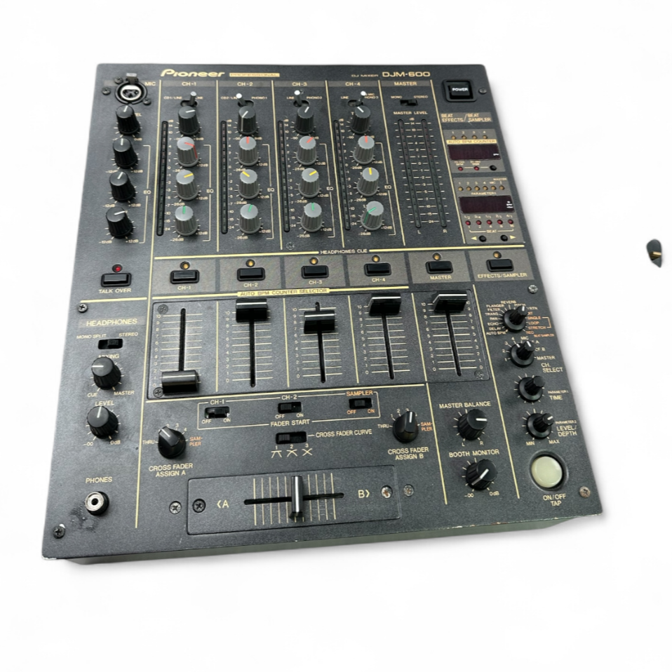 Pre-owned Pioneer DJM 600 Mixer & CDJ-1000MK3 - Own4Less